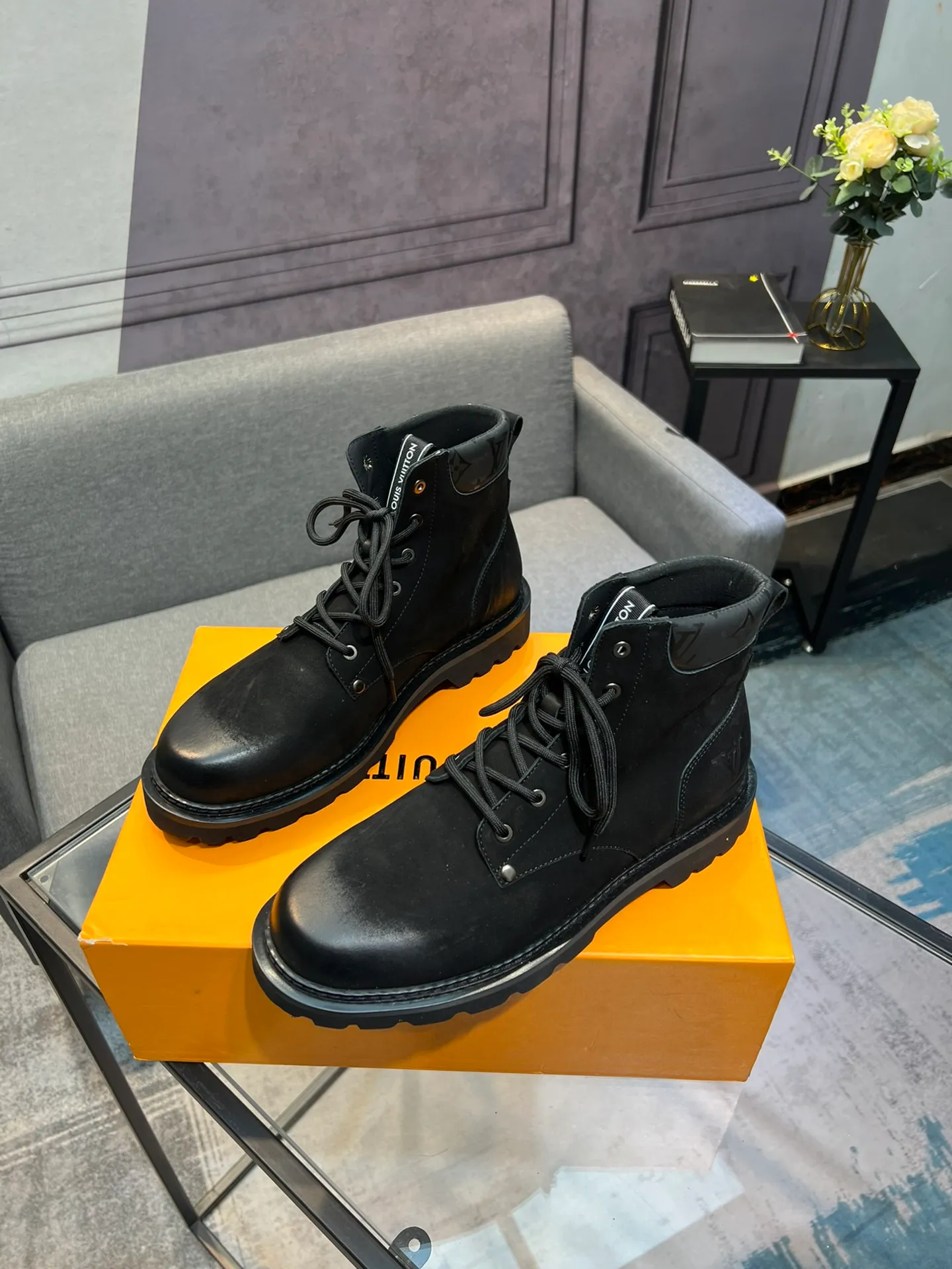 Men's shoes 💰900 L Home - the latest LV men's business casual boots, luxury and nobility are a must, all made of imported original first-layer cowhide, just to create a more comfortable wearing experience, ➕top imported water-dyed full cow lining, original high wear-resistant outsole! 👏👏 Size: Male 39-44; (38 45 46 customized)